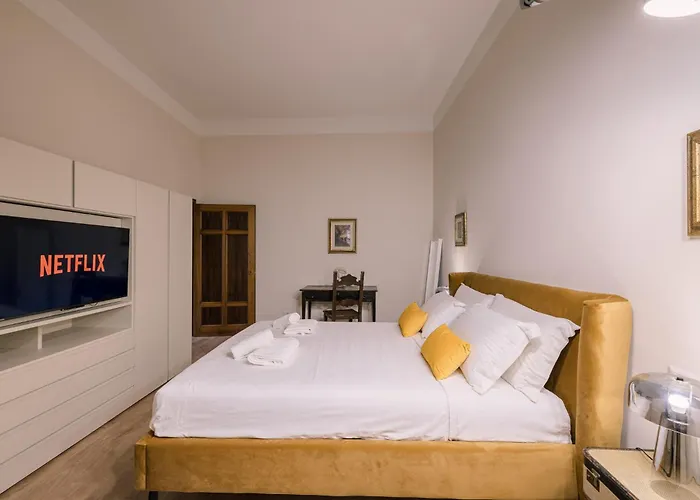 Accademia Luxury Art *