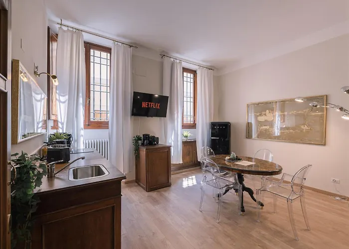 Accademia Luxury Art Apartment