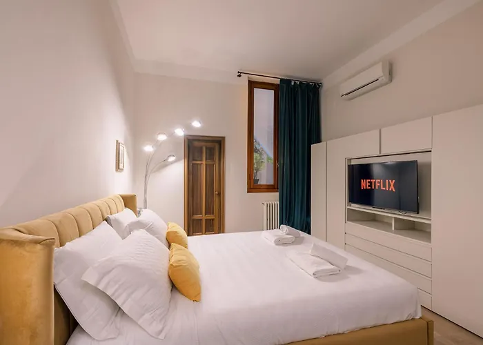 Accademia Luxury Art Apartment
